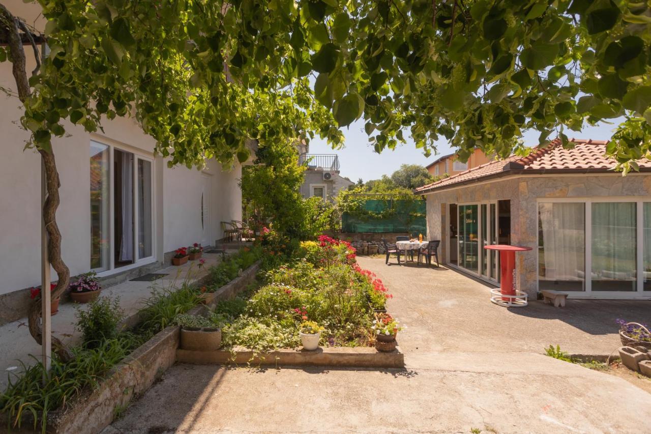 Mara Apartment Sibenik Luaran gambar