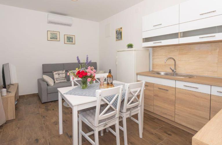 Mara Apartment Sibenik Luaran gambar